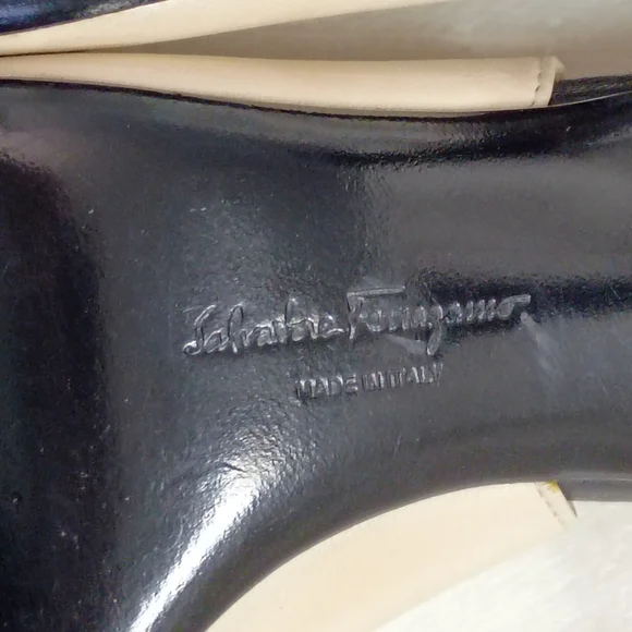 ❤️SALVATORE FERRAGAMO GANCINI 2 Tone Slingback Kitten Heel Shoes 6 1/2 B - Picture 6 of 8